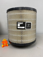 Load image into Gallery viewer, Fleetguard AH19004 Duralite Engine Air Cleaner (New)