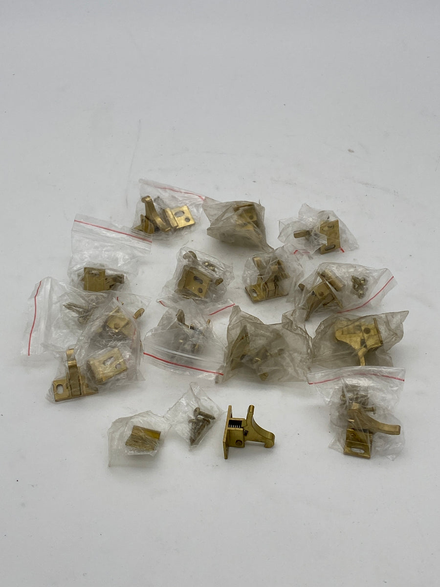 McMasterCarr 11265A61 VibrationResistant PushtoClose Latch with Ha