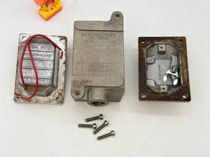 Eaton Crouse-Hinds EDS2129 Haz. Loc. 2-Pole Snap Switch w/ EDS271-SA Body (Used)