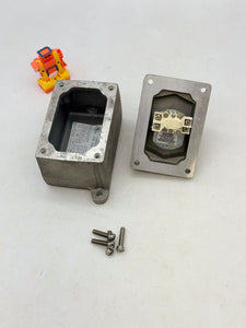 Eaton Crouse-Hinds DSD925-SA Ex. Proof Front Op. Select Switch w/ Body (Used)