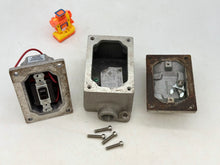 Load image into Gallery viewer, Eaton Crouse-Hinds EDS2129 Haz. Loc. 2-Pole Snap Switch w/ EDS271-SA Body (Used)