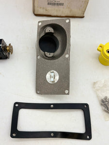 Pauluhn 2640A-125 Cover Asy w/ 2P3W Interior Receptacle, Switch, Gasket, Hrdwr (Open Box)