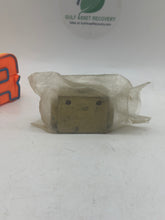 Load image into Gallery viewer, Circle Seal 459B-2PPP Brass Shuttle Valve, 1/4&quot; NPTF, 3000 PSI (No Box)