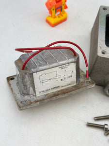 Eaton Crouse-Hinds EDS2129 Haz. Loc. 2-Pole Snap Switch w/ EDS271-SA Body (Used)