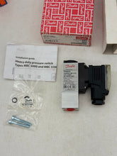 Load image into Gallery viewer, Danfoss 061B110866 MBC 5100 Pressure Switch, 1-10 BAR (New)