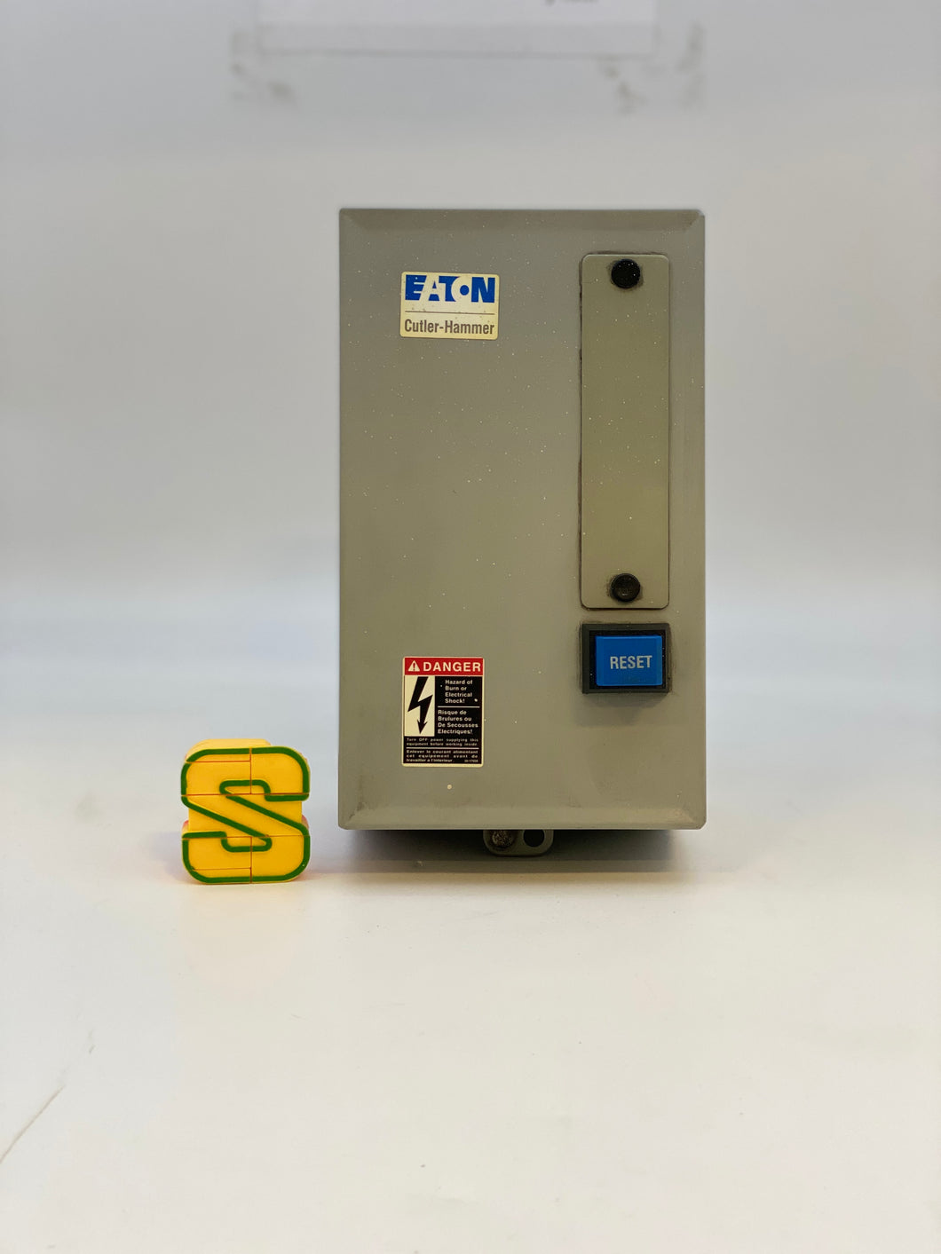 Eaton Cutler-Hammer ECN0511EAA Size 1 Starter w/ 208V Coil, Encl w/ Reset PB (No Box)