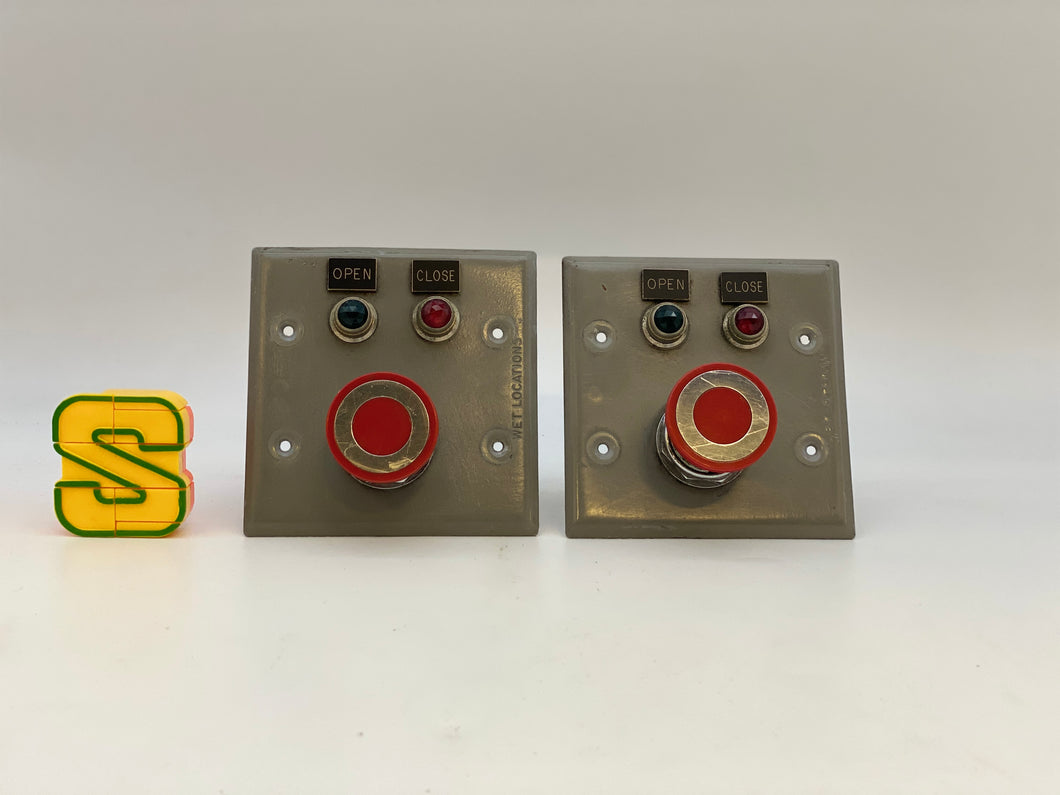 Cutler-Hammer 10250T/91000T Push/Pull Button Assembly *Lot of (2)* (Used)