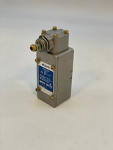 Load image into Gallery viewer, Micro Switch 101ML2 Precision Limit Switch (No Box)