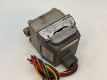 Load image into Gallery viewer, Barksdale CDPD2H-A150SS Housed Diaphragm Pressure Switch (No Box)