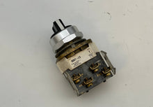 Load image into Gallery viewer, Allen-Bradley 800T-J2 30mm 3-Pos Selector Switch w/ 800T-XA Contactor (Used)