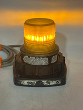 Load image into Gallery viewer, McDermott TB2-78-AMBER-120 All Around Amber LED Navigation Light (Used)