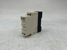 Load image into Gallery viewer, Schneider Electric RE7RL13BU Off-Delay Timing Relay w/ Control Contact (Used)