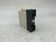 Load image into Gallery viewer, Schneider Electric RE7RL13BU Off-Delay Timing Relay w/ Control Contact (Used)