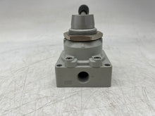 Load image into Gallery viewer, Ingersoll Rand ARO M513LR Manual Air Control Valve (Used)