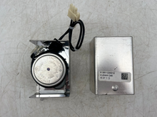 Load image into Gallery viewer, Honeywell VU844A1045 Mix/Divert Valve Actuator (Used)