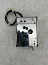 Load image into Gallery viewer, Honeywell VU844A1045 Mix/Divert Valve Actuator (Used)