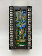 Load image into Gallery viewer, Dynalco SST2400H-1 SST-2000H Speed Switch/Transmitter (Used)