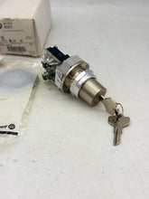 Load image into Gallery viewer, Allen-Bradley 800T-J631A/T 30mm Selector Switch, 800T PB (New)