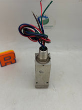 Load image into Gallery viewer, ITT Neo-Dyn 132P49C6 Adjustable Pressure Switch, 20-80PSIG (No Box)