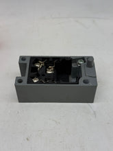 Load image into Gallery viewer, Eaton Cutler-Hammer E51RN Inductive Proximity Sensor Receptacle (No Box)