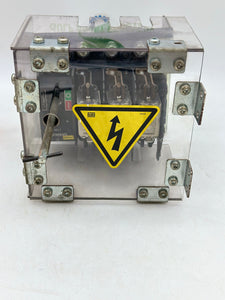 Siemens 3KL7122-3AA00 Disconnect Switch w/ Fuse Links, Bracket, Cover (Used)