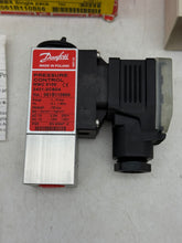 Load image into Gallery viewer, Danfoss 061B110866 MBC 5100 Pressure Switch, 1-10 BAR (New)