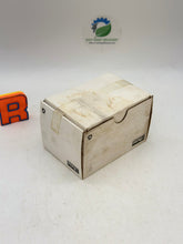Load image into Gallery viewer, Parker 8MSC6N-316 A-LOK Male Connector, 1/2&quot; Tube x 3/8&quot; MNPT *Box of (30)* (New)