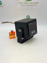 Load image into Gallery viewer, Sperry Marine 074834 Rev.C Type: 4891-CB Universal Digital Repeater (Used)