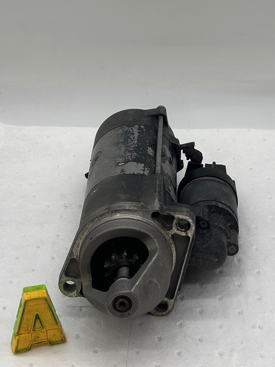 Bosch 0-001-262-019 Electric Starter, 12V, 11 Tooth Drive (Used)