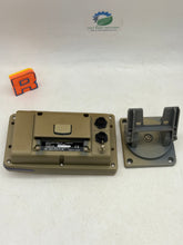 Load image into Gallery viewer, JRC NWZ-4551 J-NAV500 GPS Navigator w/ Mounting Bracket (Used)