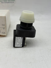 Load image into Gallery viewer, Allen-Bradley 800H-QRH2W 30mm Pilot Light, White, 800H PB (New)