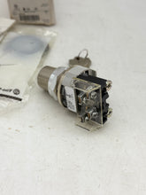 Load image into Gallery viewer, Allen-Bradley 800T-J631A/T 30mm Selector Switch, 800T PB (New)