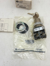 Load image into Gallery viewer, Allen-Bradley 800T-J631A/T 30mm Selector Switch, 800T PB (New)