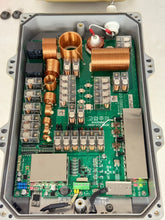 Load image into Gallery viewer, Samyung SAT-100 Automatic Antenna Tuner (Used)