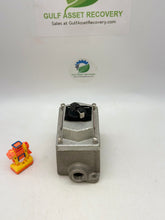 Load image into Gallery viewer, Eaton Crouse-Hinds DSD923 Ex. Proof Front Op. Select Switch w/ Body (Used)