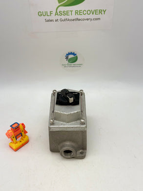 Eaton Crouse-Hinds DSD923 Ex. Proof Front Op. Select Switch w/ Body (Used)