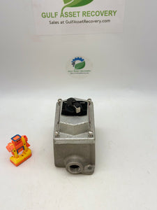 Eaton Crouse-Hinds DSD923 Ex. Proof Front Op. Select Switch w/ Body (Used)