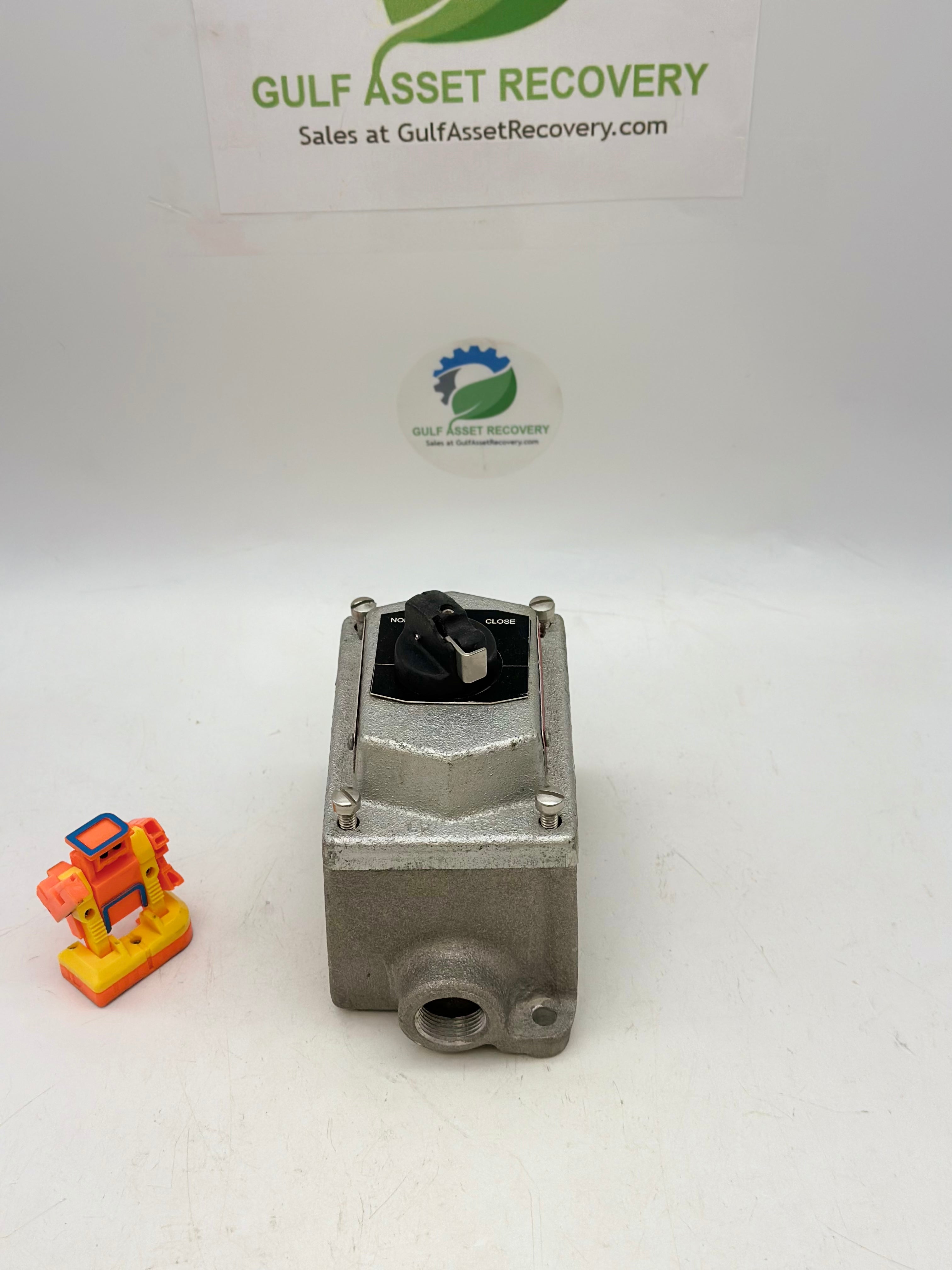 Eaton Crouse-Hinds DSD923 Ex. Proof Front Op. Select Switch w