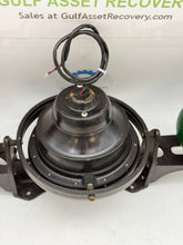 Load image into Gallery viewer, ComNav 20720003 Dirigo 5&quot; Bracket Compass w/ Gimbal, Spheres, Back Light (Used)