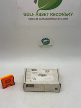 Load image into Gallery viewer, Parker 6FSC8N-316 A-LOK Connector, 3/8" Tube x 1/2" FNPT, 316SS *Box of (9)* (Open Box)