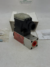 Load image into Gallery viewer, Danfoss 061B110866 MBC 5100 Pressure Switch, 1-10 BAR (Used)