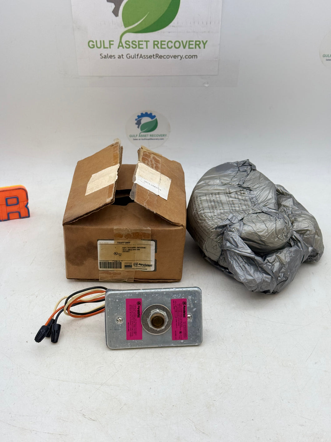 Appleton FSKAPC120D2 Remote Photocontrol Cover Assy, 120VAC (New)