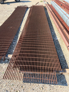Grating 36” x 20’ x 1" Steel Bar Grating, Smooth (Used)