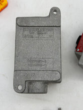 Load image into Gallery viewer, Eaton Crouse-Hinds DSD925-SA Ex. Proof Front Op. Select Switch w/ Body (Used)