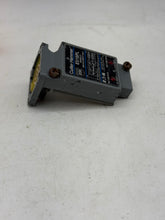 Load image into Gallery viewer, Eaton Cutler-Hammer E51SPL Inductive Proximity Sensor Switch Body (Used)