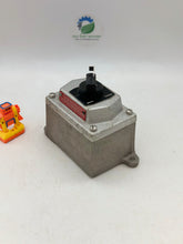 Load image into Gallery viewer, Eaton Crouse-Hinds DSD923 Ex. Proof Front Op. Select Switch w/ Body (Used)