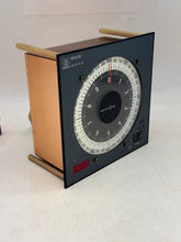 Load image into Gallery viewer, Raytheon Anschutz 133-555 BSH/46/33G/94 Repeater Compass (Used)