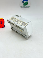 Load image into Gallery viewer, Sixnet ET-5ES-4ST EtherTRAK Real-Time Switch (Used)