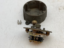Load image into Gallery viewer, Cooper Crouse-Hinds Pauluhn 833 General Alarm Switch (Used-No Gasket)