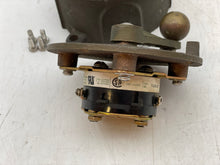 Load image into Gallery viewer, Cooper Crouse-Hinds Pauluhn 833 General Alarm Switch (Used-No Gasket)